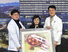 한윤직 작가, 완화의료병동에 수채화 작품 기부