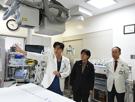 정은경 보건복지부 장관, 아주대병원 방문… 경기남부권 응급·외상 의료체계 점검